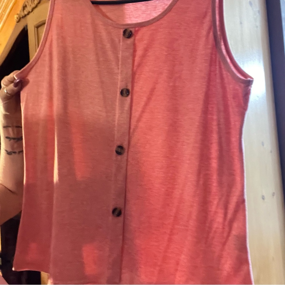 Pink tank with buttons